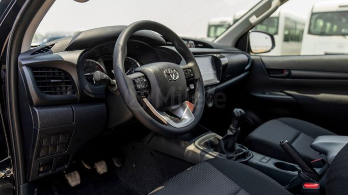 Новый Toyota Hilux VIII Рестайлинг, 2.4 л, 2025 в Дубае от Milele Черный цвет. Other | AUTO.AE