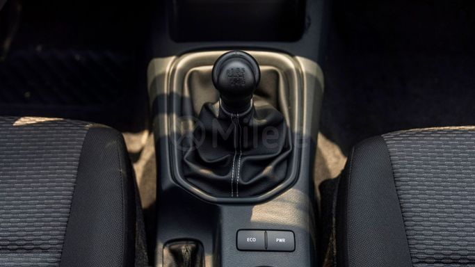 Новый Toyota Hilux VIII Рестайлинг, 2.4 л, 2025 в Дубае от Milele Черный цвет. Other | AUTO.AE