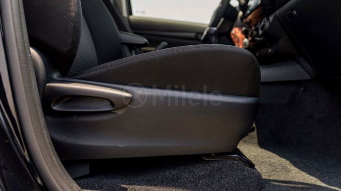 Новый Toyota Hilux VIII Рестайлинг, 2.4 л, 2025 в Дубае от Milele Черный цвет. Other | AUTO.AE