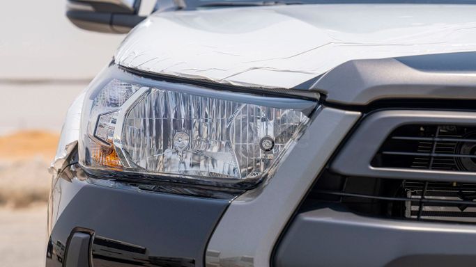 Новый Toyota Hilux VIII Рестайлинг, 2.4 л, 2025 в Дубае от Milele Черный цвет. Other | AUTO.AE