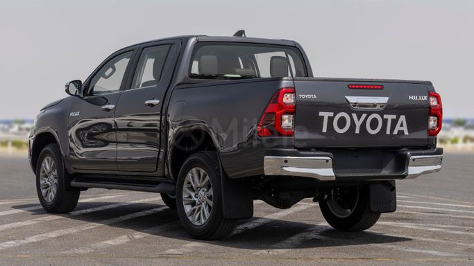 Новый Toyota Hilux VIII Рестайлинг 2, 2.8 л, 2025 в Дубае от Milele Серый цвет. Other | AUTO.AE