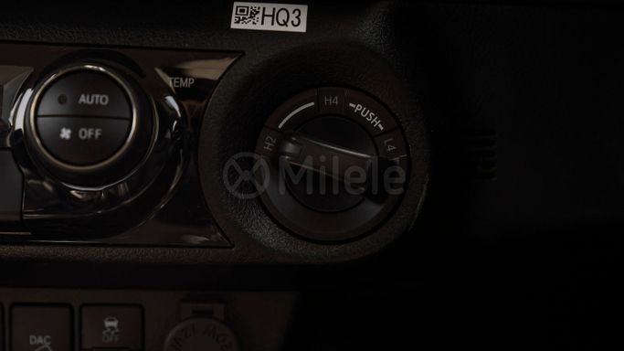 Новый Toyota Hilux VIII Рестайлинг 2, 2.8 л, 2025 в Дубае от Milele Серый цвет. Other | AUTO.AE