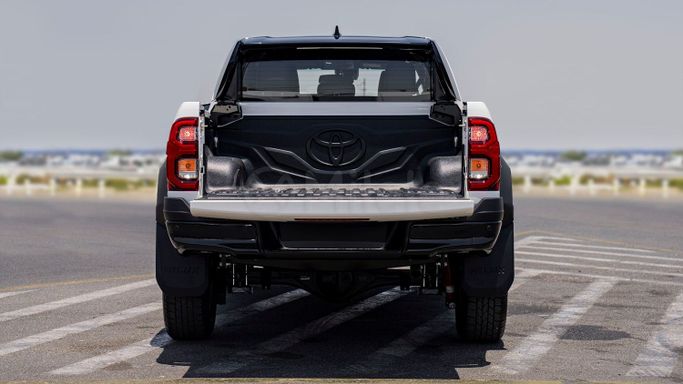 New Toyota Hilux VIII Facelift 2, 2.8 l, 2025 in Dubai by Milele, White color. Other | AUTO.AE