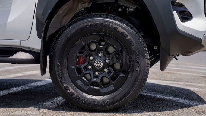 New Toyota Hilux VIII Facelift 2, 2.8 l, 2025 in Dubai by Milele, White color. Other | AUTO.AE