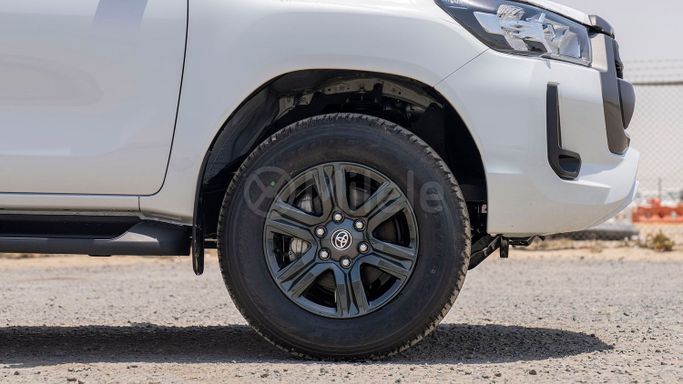 New Toyota Hilux VIII Facelift 2, 2.8 l, 2025 in Dubai by Milele, White color. Other | AUTO.AE