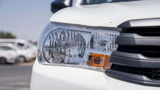 Новый Toyota Hilux VIII Рестайлинг 2, 2.8 л, 2025 в Дубае от Milele Белый цвет. Other | AUTO.AE