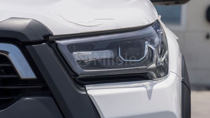 New Toyota Hilux VIII Facelift, 2.8 l, 2024 in Dubai by Milele, White color. Other | AUTO.AE