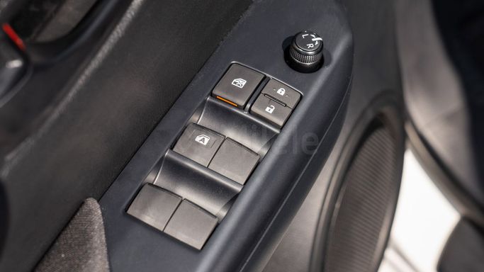 Новый Toyota Hilux VIII Рестайлинг, 2.4 л, 2025 в Дубае от Milele Белый цвет. Other | AUTO.AE