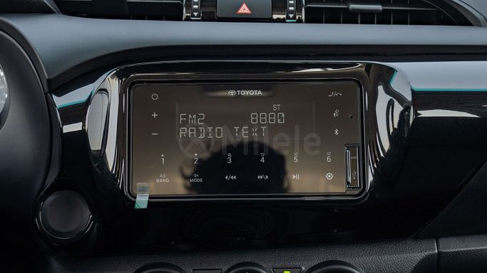 Новый Toyota Hilux VIII Рестайлинг, 2.4 л, 2025 в Дубае от Milele Белый цвет. Other | AUTO.AE