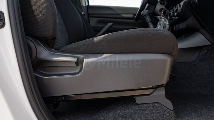 Новый Toyota Hilux VIII Рестайлинг, 2.4 л, 2025 в Дубае от Milele Белый цвет. Other | AUTO.AE