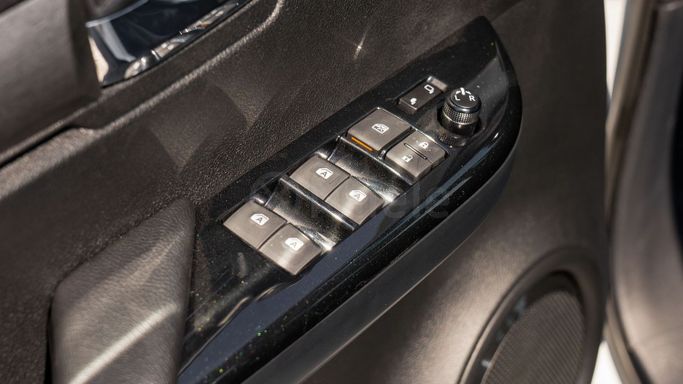 Новый Toyota Hilux VIII Рестайлинг, 4.0 л, 2025 в Дубае от Milele Белый цвет. Other | AUTO.AE