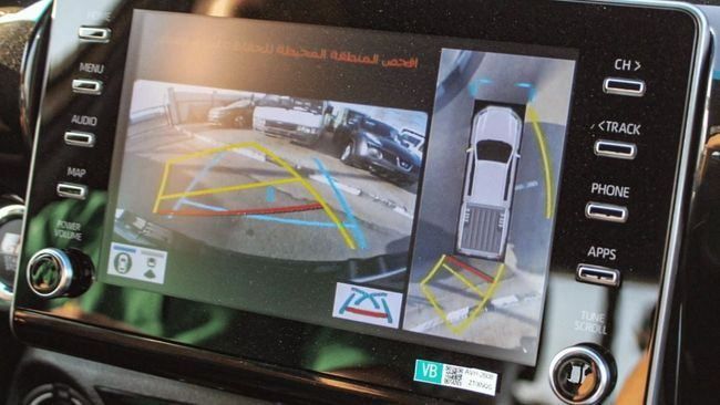 New Toyota Hilux VIII Facelift, 4.0 l, 2025 in Dubai by Falcons GT Motors FZCO, White color. GCC Specs | AUTO.AE