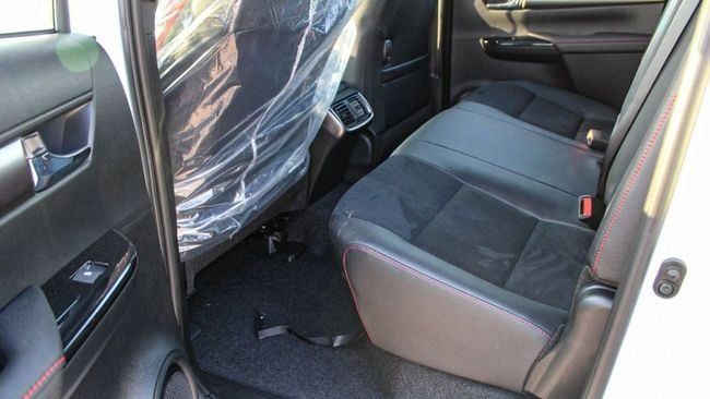 New Toyota Hilux VIII Facelift, 4.0 l, 2025 in Dubai by Falcons GT Motors FZCO, White color. GCC Specs | AUTO.AE