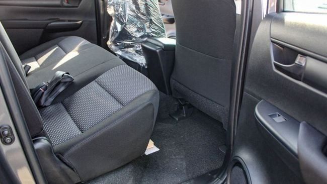 Новый Toyota Hilux VIII Рестайлинг, 2.4 л, 2023 в Дубае от Falcons GT Motors FZCO Серебристый цвет. Other | AUTO.AE