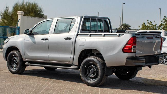 Новый Toyota Hilux VIII Рестайлинг, 2.4 л, 2023 в Дубае от Falcons GT Motors FZCO Серебристый цвет. Other | AUTO.AE