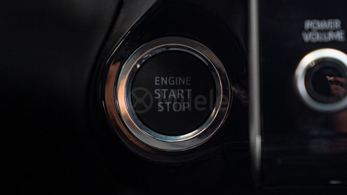 Новый Toyota Hilux VIII Рестайлинг, 2.7 л, 2025 в Дубае от Milele Белый цвет. Other | AUTO.AE