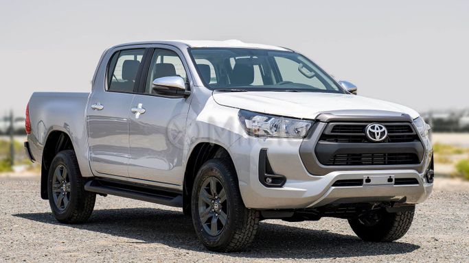 Новый Toyota Hilux VIII Рестайлинг, 2.4 л, 2025 в Дубае от Milele Серебристый цвет. Other | AUTO.AE