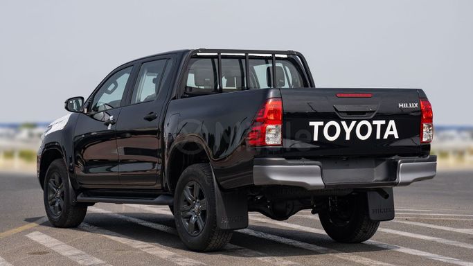 Новый Toyota Hilux VIII Рестайлинг, 2.7 л, 2025 в Дубае от Milele Черный цвет. Other | AUTO.AE
