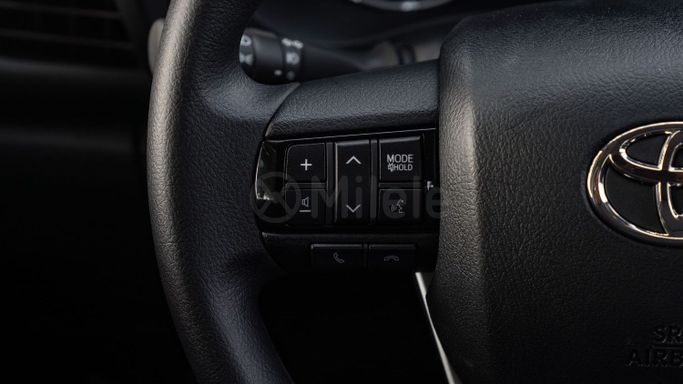 Новый Toyota Hilux VIII Рестайлинг, 2.7 л, 2025 в Дубае от Milele Черный цвет. Other | AUTO.AE