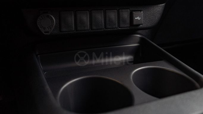 Новый Toyota Hilux VIII Рестайлинг, 2.7 л, 2025 в Дубае от Milele Черный цвет. Other | AUTO.AE