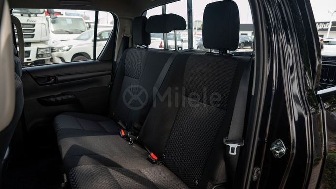 Новый Toyota Hilux VIII Рестайлинг, 2.7 л, 2025 в Дубае от Milele Черный цвет. Other | AUTO.AE
