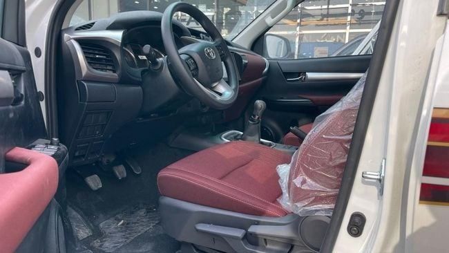 Новый Toyota Hilux VIII Рестайлинг, 2.7 л, 2022 в Дубае от Falcons GT Motors FZCO Белый цвет. GCC | AUTO.AE