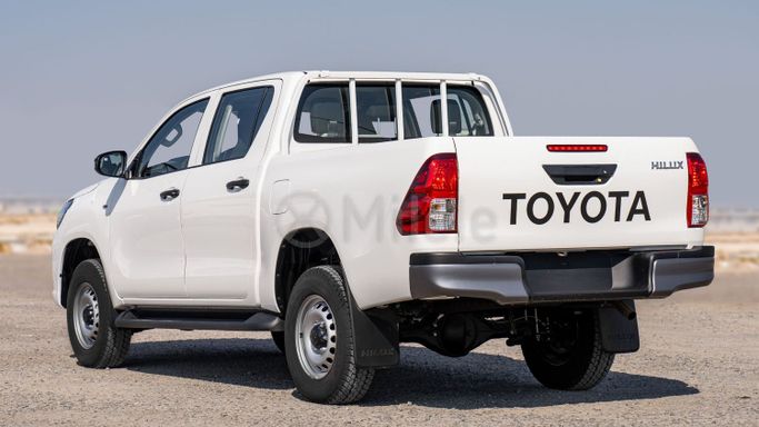 Новый Toyota Hilux VIII Рестайлинг 2, 2.7 л, 2025 в Дубае от Milele Белый цвет. Other | AUTO.AE