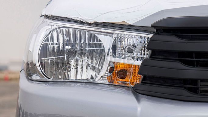 Новый Toyota Hilux VIII Рестайлинг, 2.4 л, 2025 в Дубае от Milele Серебристый цвет. Other | AUTO.AE