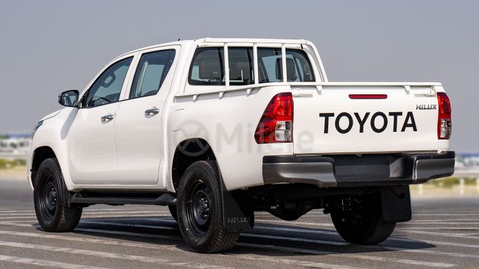 Новый Toyota Hilux VIII Рестайлинг, 2.4 л, 2025 в Дубае от Milele Белый цвет. Other | AUTO.AE