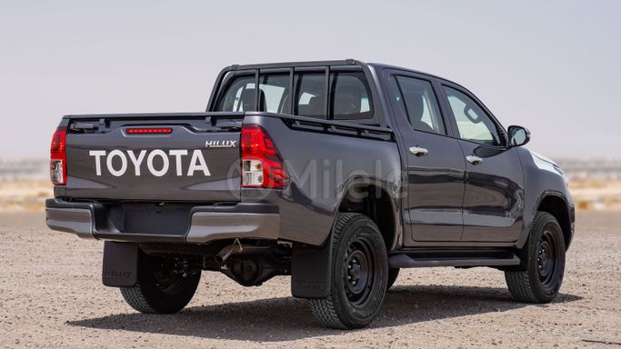 Новый Toyota Hilux VIII Рестайлинг, 2.4 л, 2024 в Дубае от Milele Серый цвет. Other | AUTO.AE