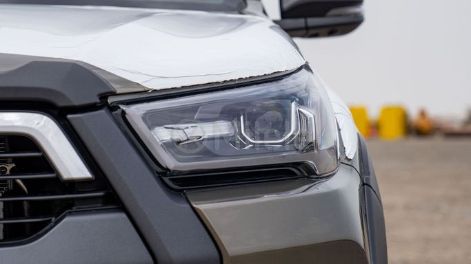 Новый Toyota Hilux VIII Рестайлинг, 2.8 л, 2024 в Дубае от Milele Бронзовый цвет. Other | AUTO.AE