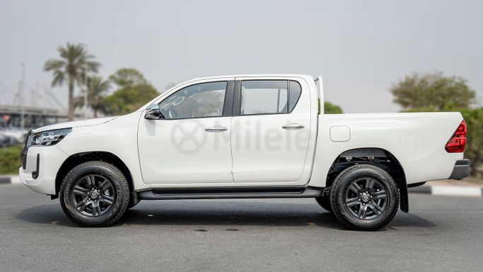 Новый Toyota Hilux VIII Рестайлинг, 2.4 л, 2024 в Дубае от Milele Белый цвет. Other | AUTO.AE