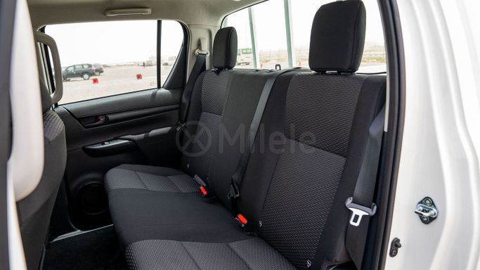 Новый Toyota Hilux VIII Рестайлинг, 2.4 л, 2024 в Дубае от Milele Белый цвет. Other | AUTO.AE