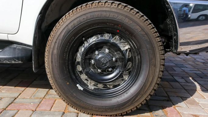 Новый Toyota Hilux VIII Рестайлинг, 2.4 л, 2024 в Дубае от Falcons GT Motors FZCO Белый цвет. Other | AUTO.AE