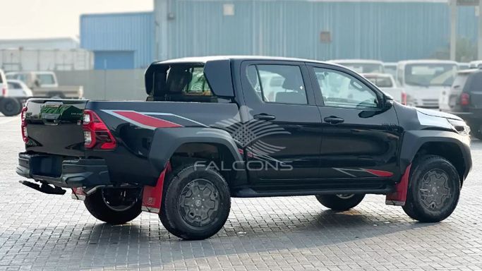 Новый Toyota Hilux VIII Рестайлинг, 4.0 л, 2025 в Дубае от Falcons GT Motors FZCO Черный цвет. Other | AUTO.AE