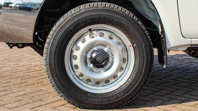 Новый Toyota Hilux VIII Рестайлинг, 2.4 л, 2023 в Дубае от Falcons GT Motors FZCO Белый цвет. Other | AUTO.AE