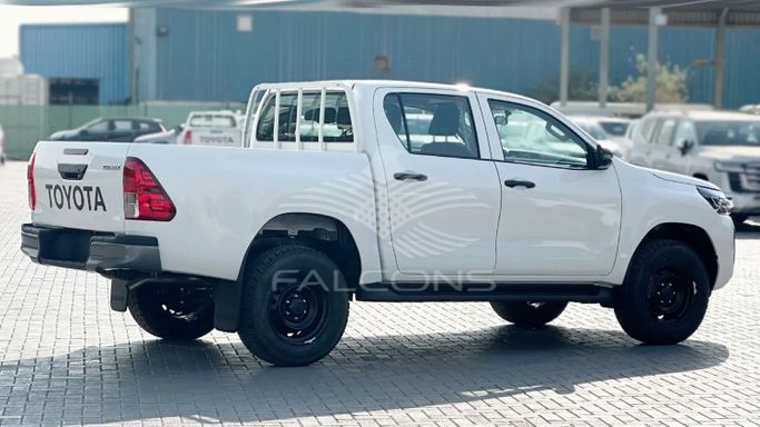 New Toyota Hilux VIII Facelift, 2.7 l, 2025 in Dubai by Falcons GT Motors FZCO, White color. Other | AUTO.AE