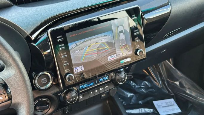 Новый Toyota Hilux VIII Рестайлинг, 4.0 л, 2025 в Дубае от Falcons GT Motors FZCO Белый цвет. Other | AUTO.AE