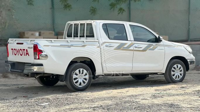 Новый Toyota Hilux VIII Рестайлинг 2, 2.4 л, 2025 в Дубае от Falcons GT Motors FZCO Белый цвет. Other | AUTO.AE