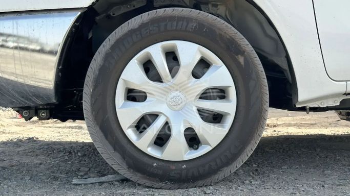 Новый Toyota Hilux VIII Рестайлинг 2, 2.4 л, 2025 в Дубае от Falcons GT Motors FZCO Белый цвет. Other | AUTO.AE