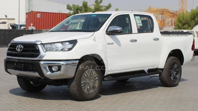 Новый Toyota Hilux VIII Рестайлинг, 2.7 л, 2023 в Дубае от Falcons GT Motors FZCO Белый цвет. Other | AUTO.AE