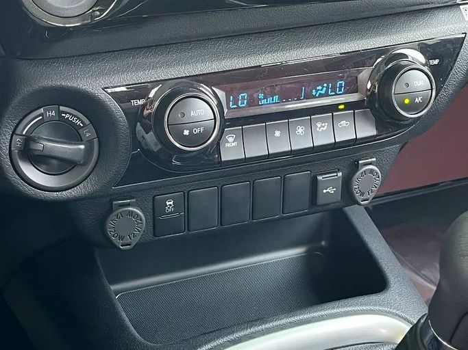 New Toyota Hilux VIII Facelift, 2.7 l, 2025 in Dubai by We Can Motors, White color. GCC Specs | AUTO.AE