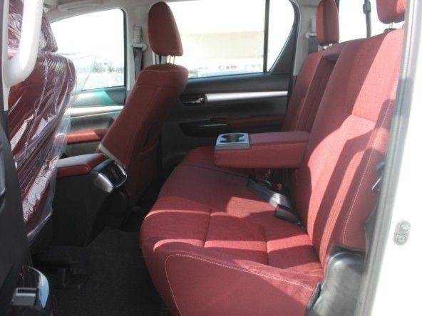 Новый Toyota Hilux VIII Рестайлинг, 2.8 л, 2024 в Дубае от Titanum Cars Белый цвет. Other | AUTO.AE