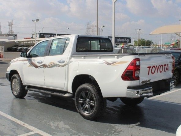Новый Toyota Hilux VIII Рестайлинг, 2.8 л, 2024 в Дубае от Titanum Cars Белый цвет. Other | AUTO.AE