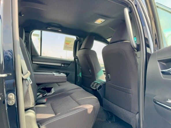 Новый Toyota Hilux VIII Рестайлинг, 4.0 л, 2025 в Дубае от Titanum Cars Черный цвет. Other | AUTO.AE