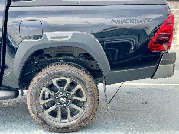 Новый Toyota Hilux VIII Рестайлинг, 4.0 л, 2025 в Дубае от Titanum Cars Черный цвет. Other | AUTO.AE