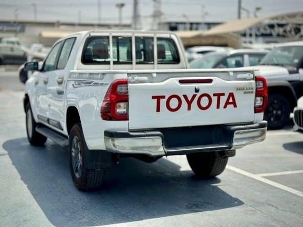 Новый Toyota Hilux VIII Рестайлинг, 2.7 л, 2025 в Дубае от Titanum Cars Белый цвет. Other | AUTO.AE