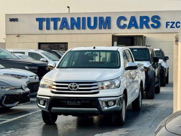 Новый Toyota Hilux VIII Рестайлинг, 2.7 л, 2025 в Дубае от Titanum Cars Белый цвет. Other | AUTO.AE