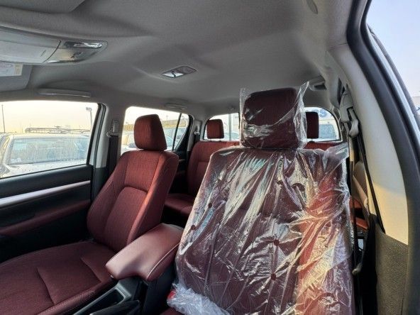 Новый Toyota Hilux VIII Рестайлинг, 2.7 л, 2025 в Дубае от Titanum Cars Белый цвет. Other | AUTO.AE