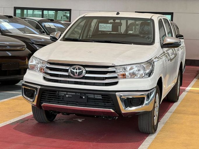 Новый Toyota Hilux Extra Cab VIII Рестайлинг, 2.4 л, 2025 в Дубае от My Way Motors Белый цвет. Other | AUTO.AE